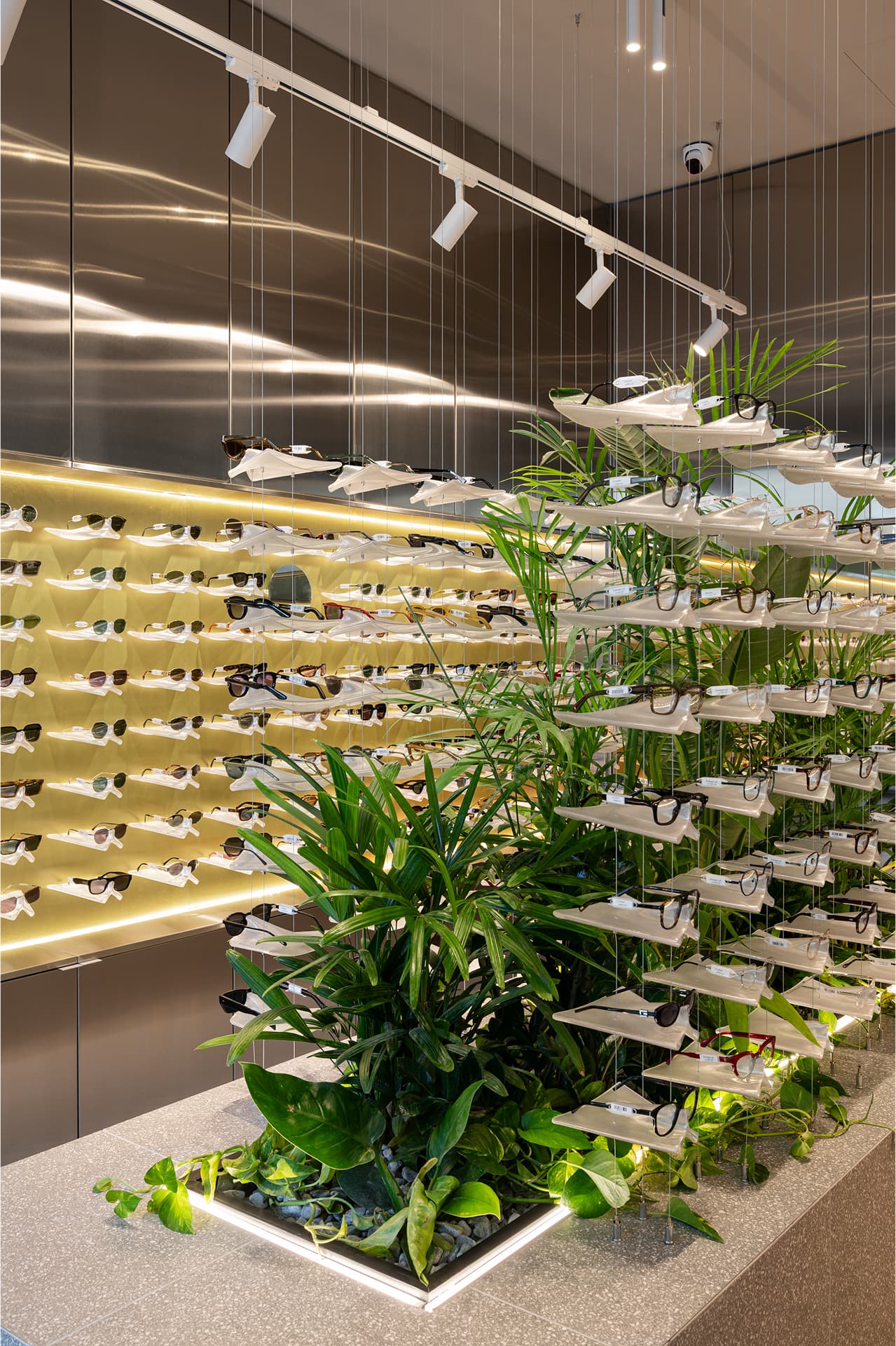 Plant island as display structure