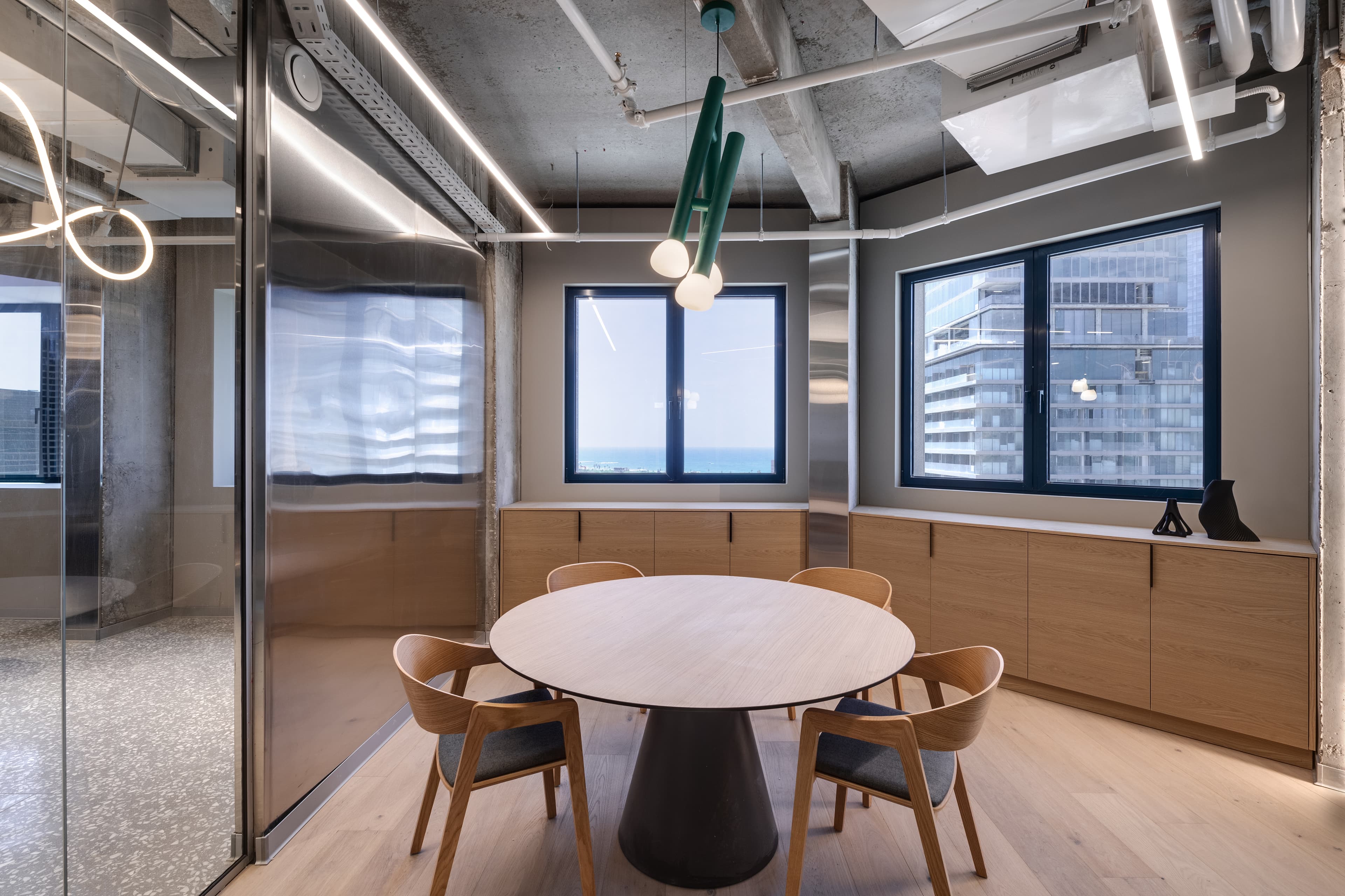 LYN Tower — interior overview