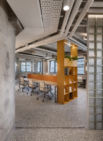 LYN Tower Office