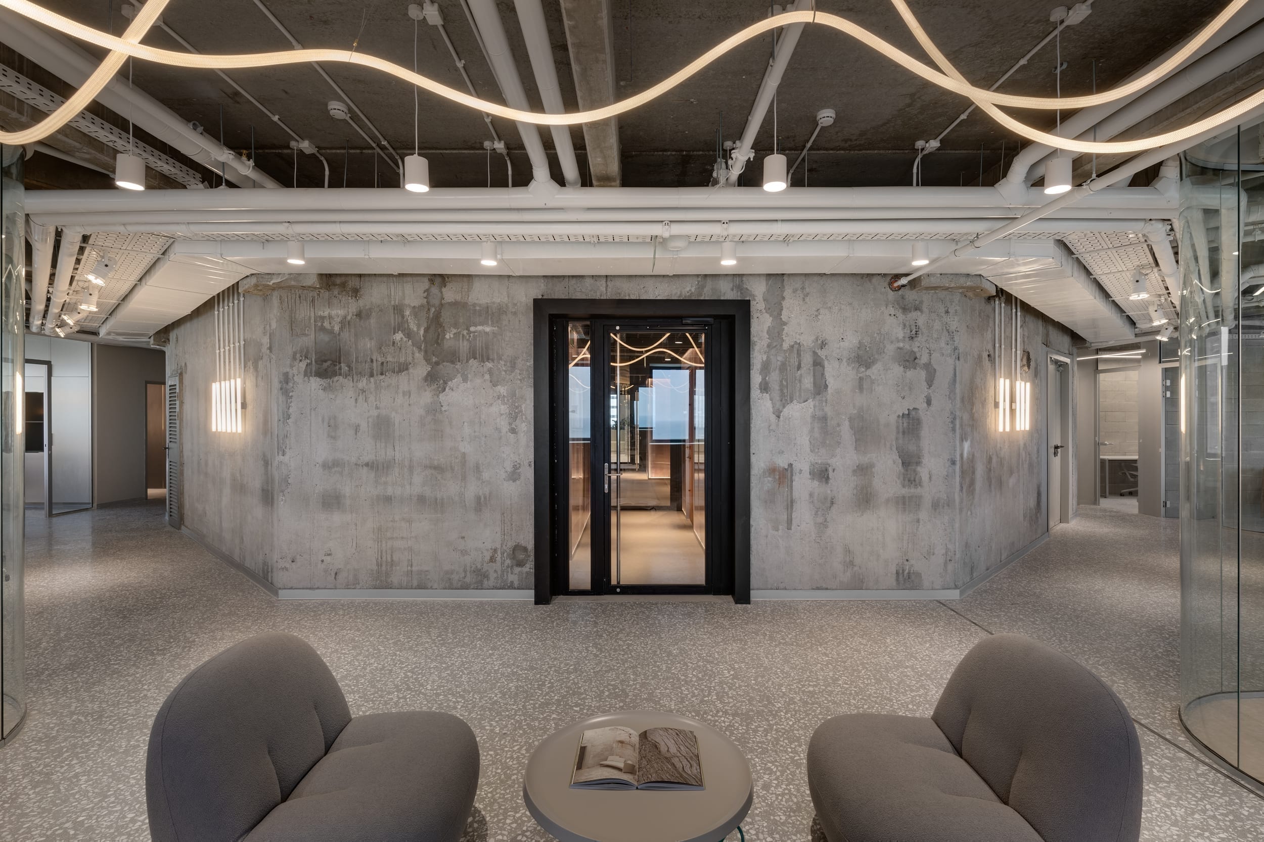 LYN Tower — corridor and structure